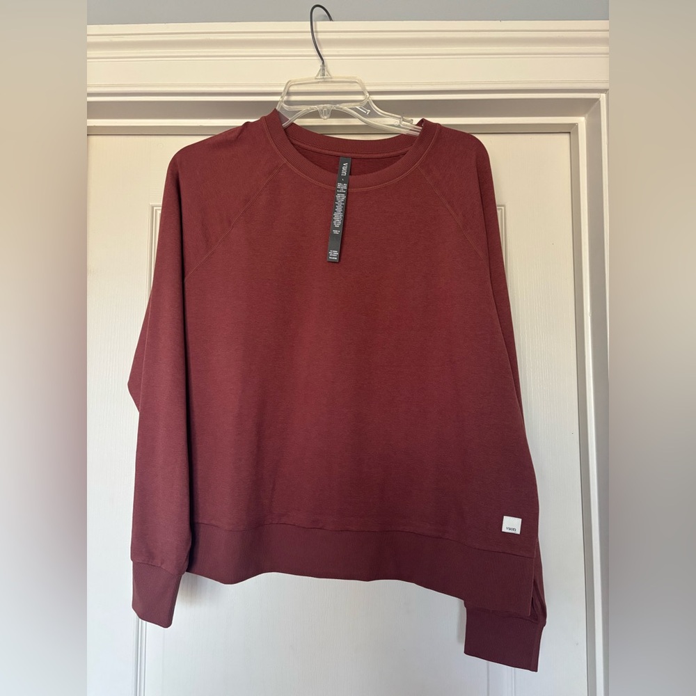 Vuori Long Sleeve Size Large Crewneck